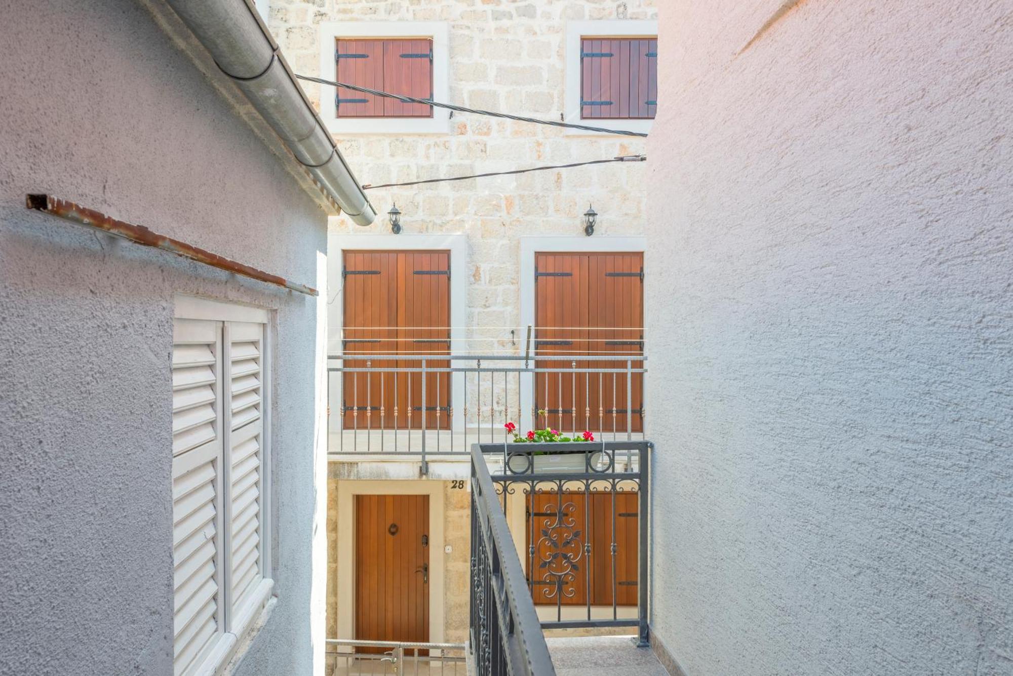 Apartments Roma Baška Voda Esterno foto